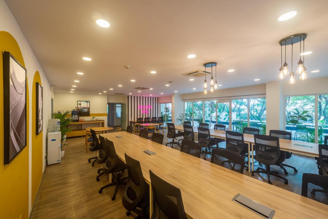 Olive Hotel Magrath By Embassy Group Bangalore Esterno foto