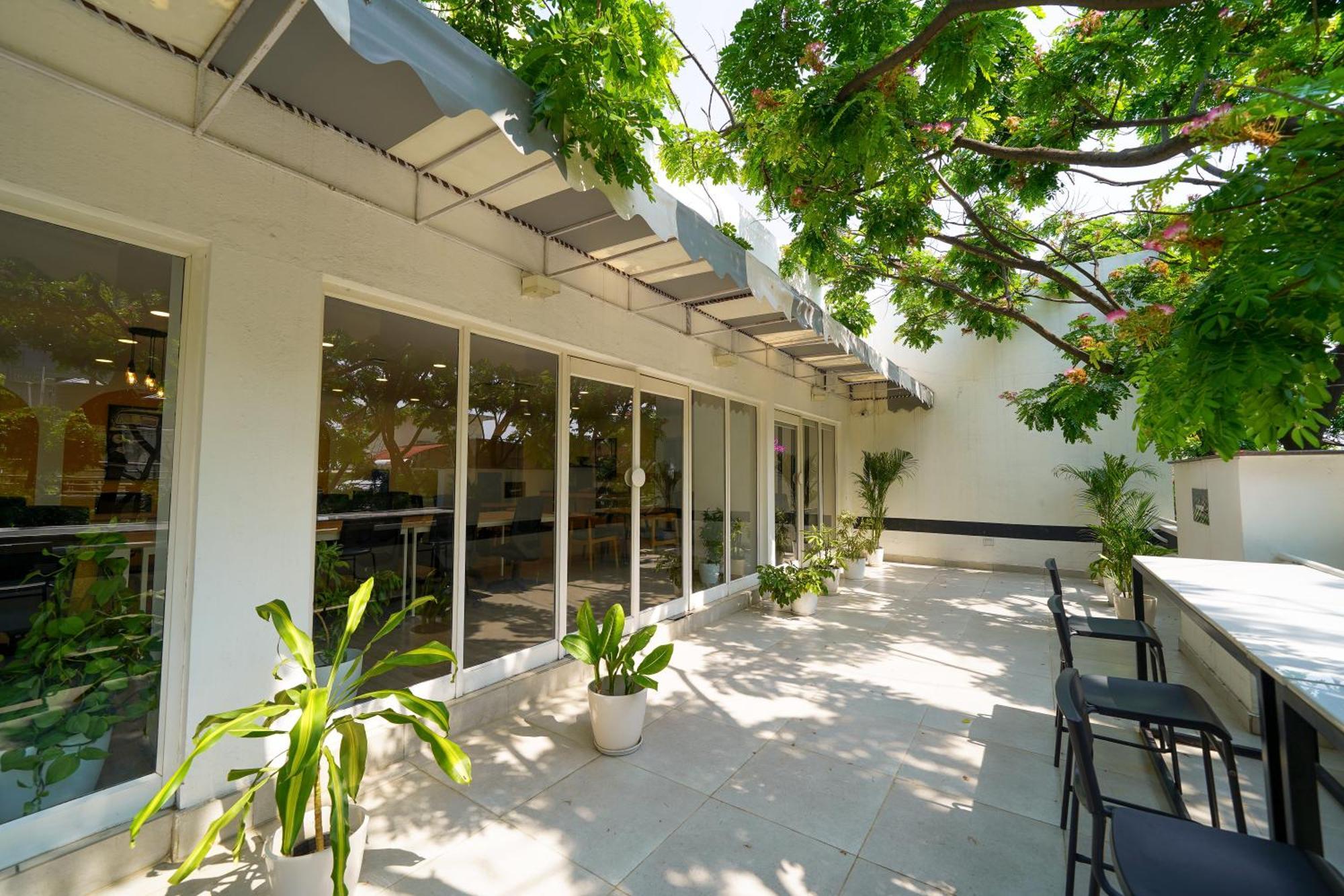 Olive Hotel Magrath By Embassy Group Bangalore Esterno foto
